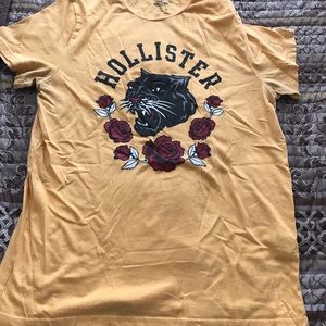 Hollister tshirt